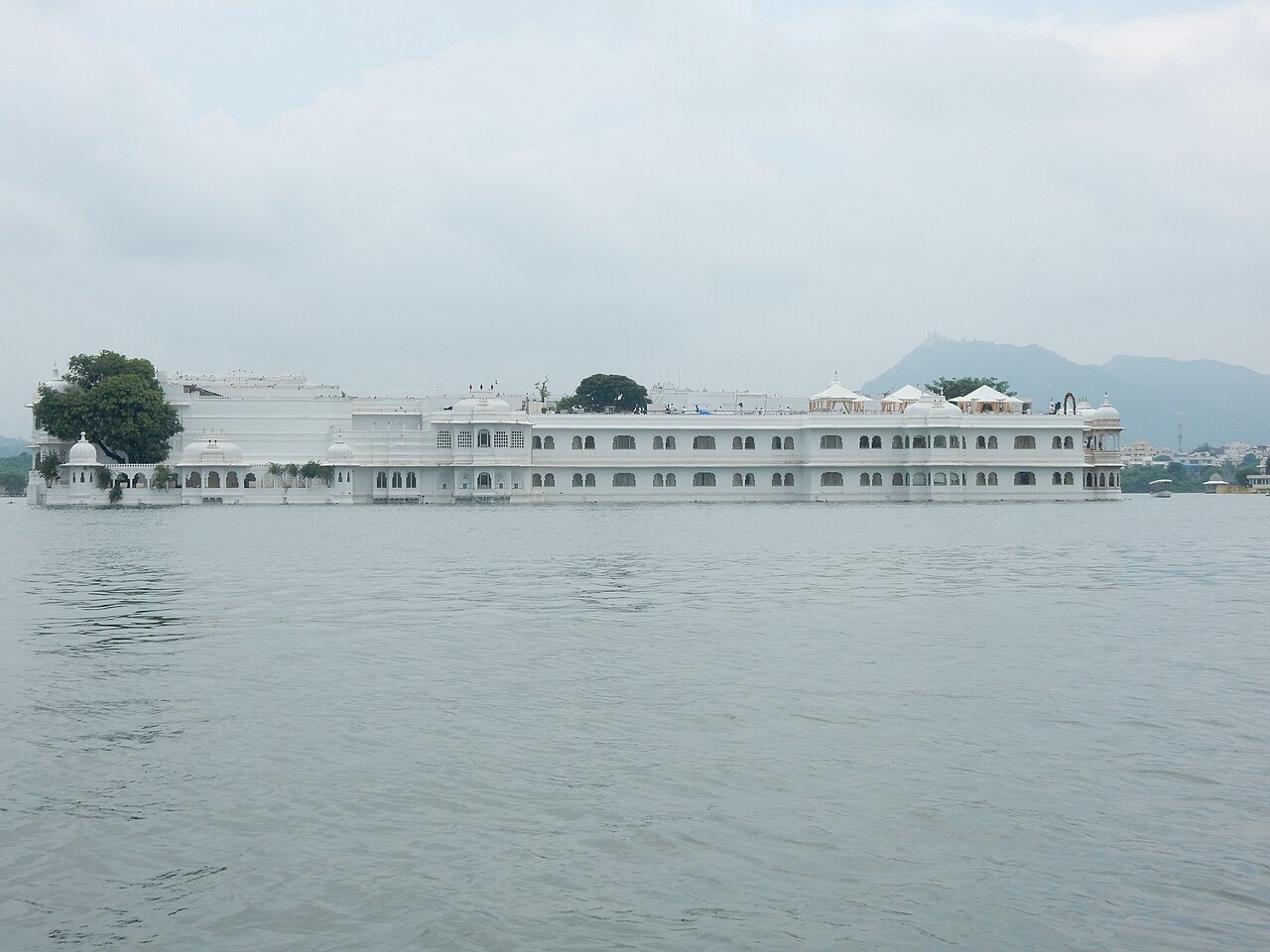 Singer Palace Hotel